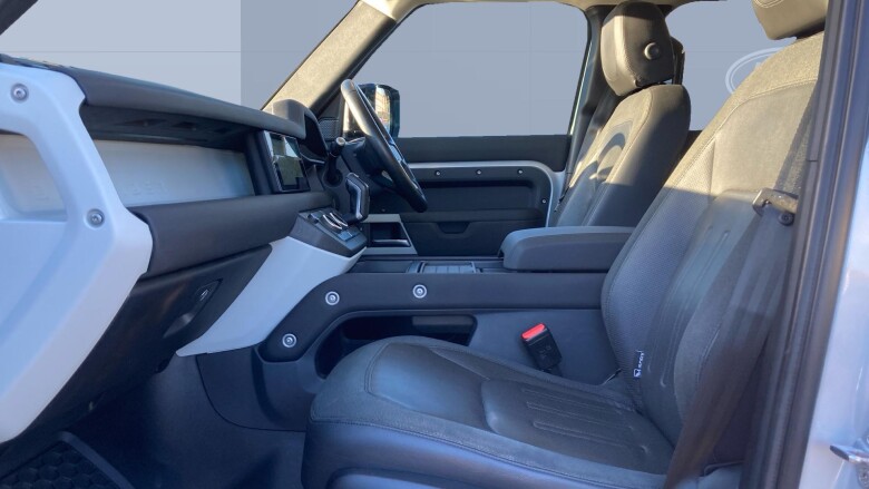 Land Rover Defender 2.0 D240 SE 110 5dr Auto Diesel Estate